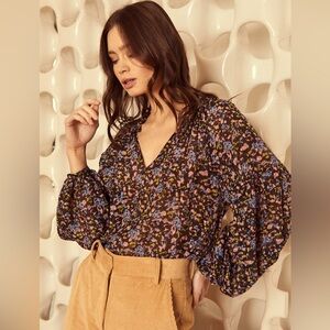 Caballero XS Fallon silk blend long sleeve blouse